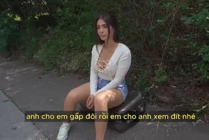 Ngày 12 tháng 7 năm 2023_một bà chủ tiệm làm đẹp